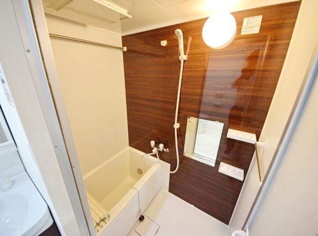 バス・シャワールーム　★★浴室乾燥機付のバスルーム★★