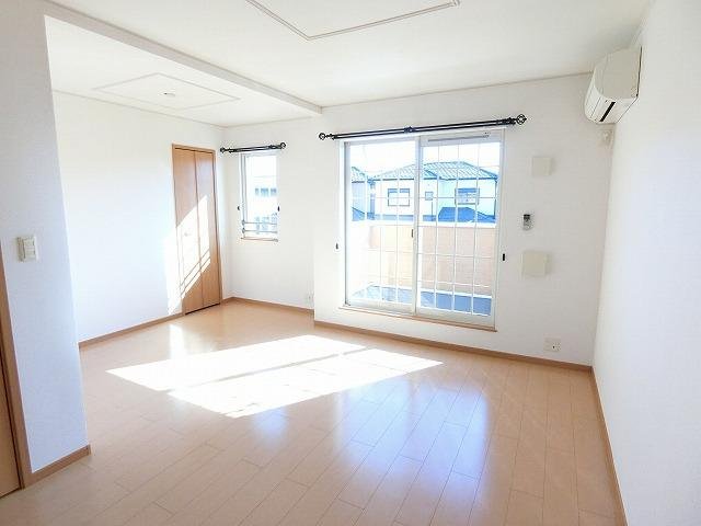 居室・リビング　ゆったりとした居間です