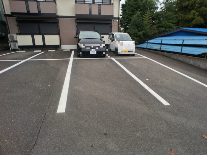 駐車場　駐車場