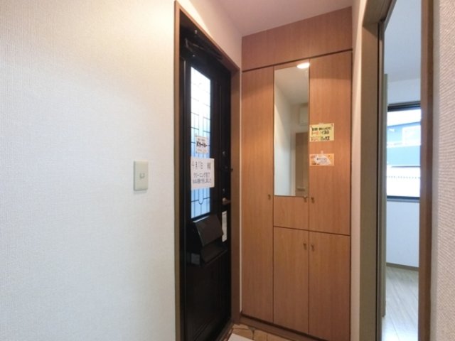 その他部屋・スペース　鏡付きトールサイズのシューズボックス