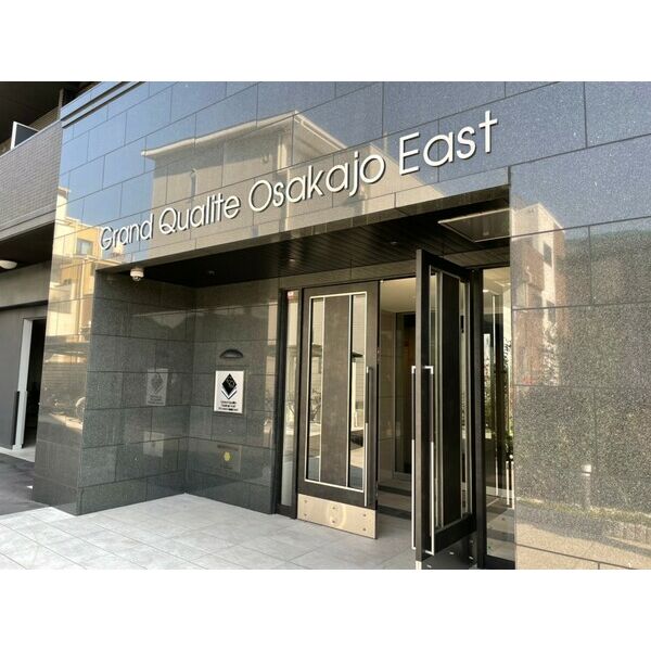 エントランス　清潔なエントランスです