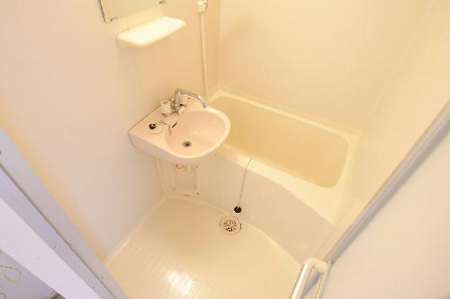 バス・シャワールーム　現状優先。設置は現地と異なる可能性があります。