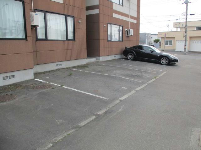 駐車場　駐車場
