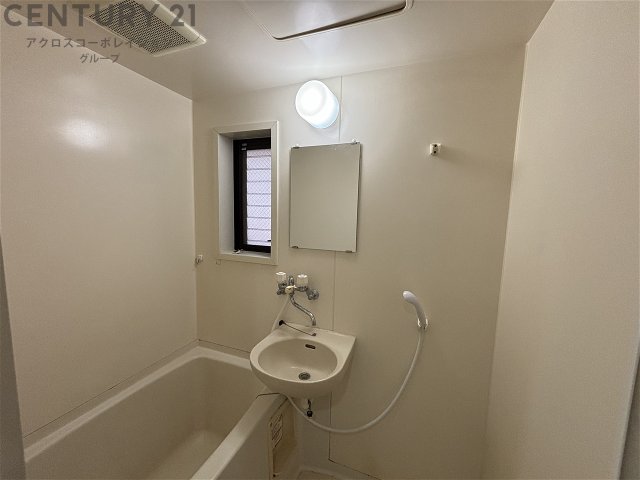 洗面設備　浴室内に洗面台がついてます！