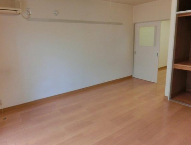 居室・リビング　別部屋の画像を使用しております。