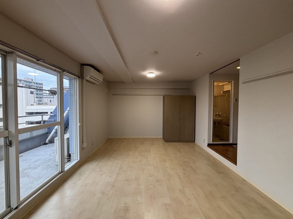 居室・リビング　別部屋の写真となります。