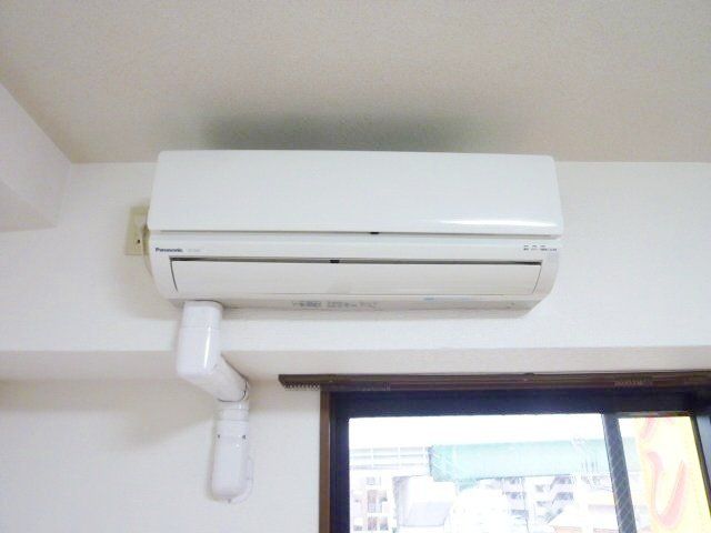 その他設備　エアコン一基付いています。