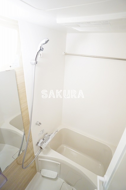 バス・シャワールーム　嬉しい浴室乾燥機付き♪