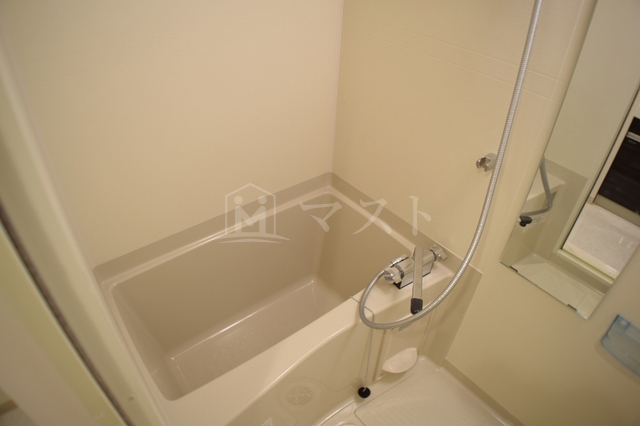 バス・シャワールーム　ゆったりくつろげる浴室です。