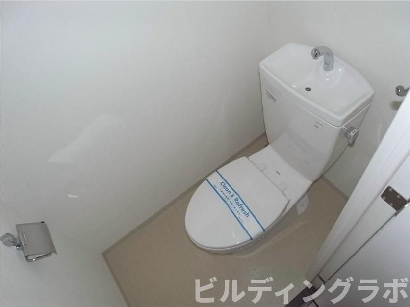 トイレ　別号室参考画像です。