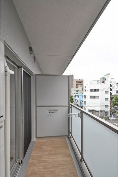 バルコニー　広々としたバルコニーです