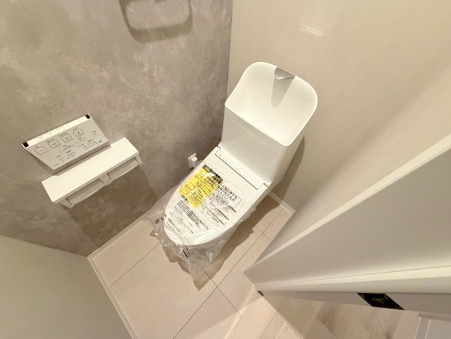 トイレ　綺麗なトイレにはウォシュレット標準装備です。