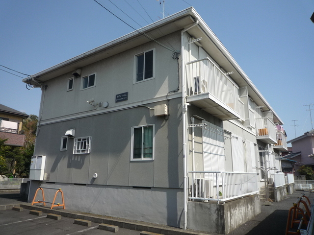 建物外観　複数路線利用可能な立地♪