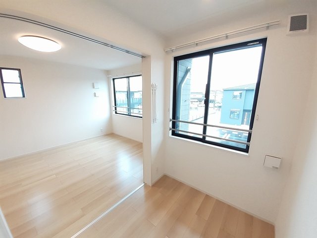 その他部屋・スペース　明るい色調の室内です