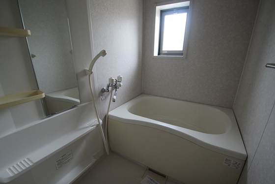 バス・シャワールーム　※別部屋の写真です