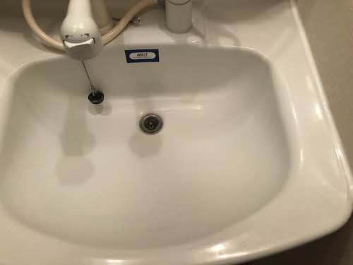 洗面設備　使いやすい独立洗面台です