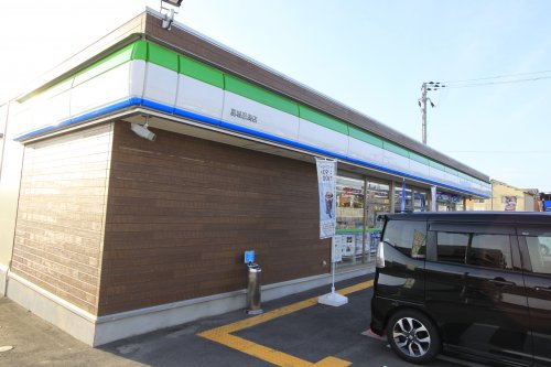 コンビニ　ファミリーマート葛城忍海店（コンビニ）まで1325m