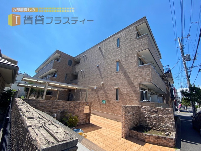 建物外観　閑静な住宅街に堂々と。。