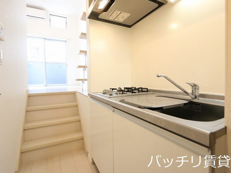 キッチン　同型タイプの為、現状を優先致します。