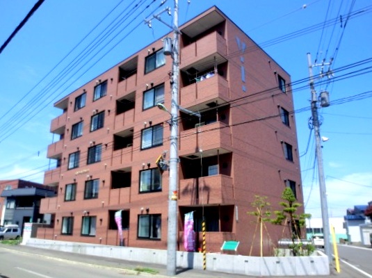 建物外観　最上階角部屋で日当たり良好です♪