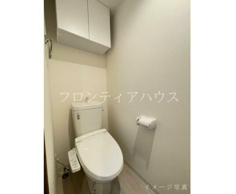 トイレ　※別号室の参考写真です