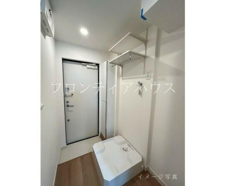 玄関　※別号室の参考写真です