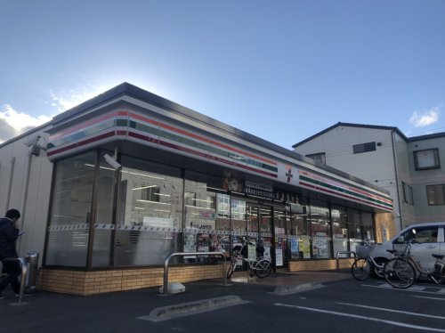 コンビニ　セブンイレブン五月町店（コンビニ）まで265m