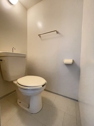 トイレ　※別部屋写真