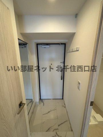 玄関　コンフォリア竹ノ塚イースト