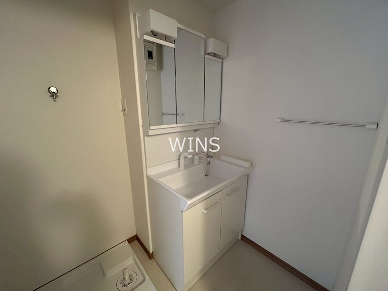 洗面設備　別部屋参考写真です
