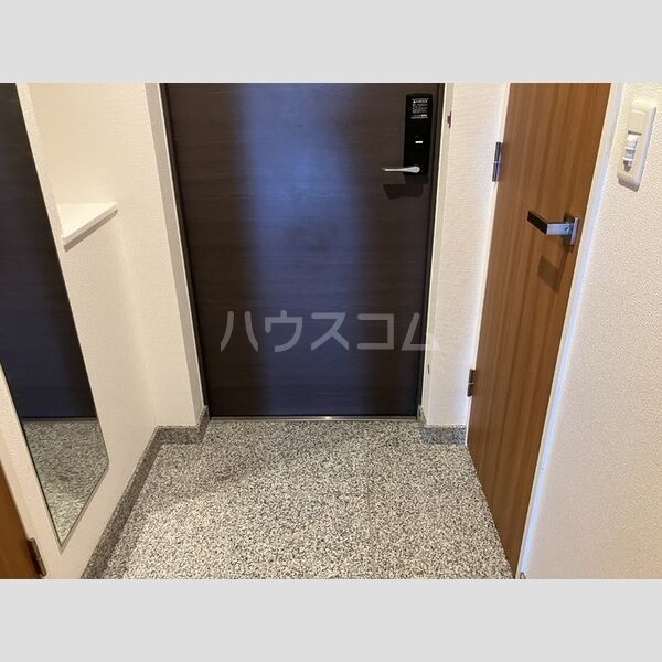 ロイヤルパークスERささしま EASTの玄関写真