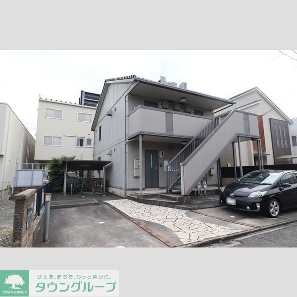 建物外観　駐車場
