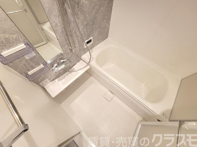バス・シャワールーム　浴室乾燥機＆追焚機能付き広々バスルーム♪