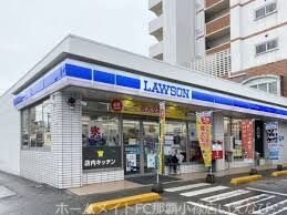 コンビニ　ローソン天久小学校前店（コンビニ）まで329m