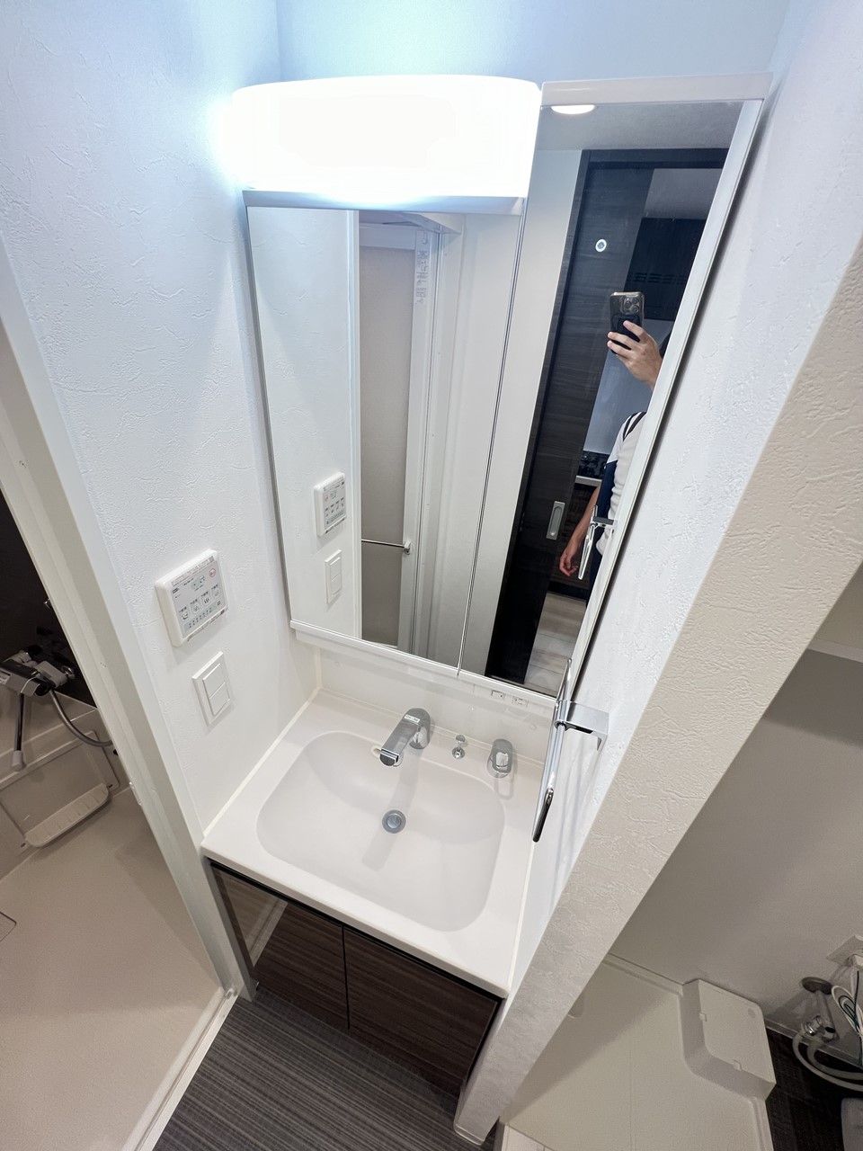 洗面設備　※同物件、別部屋の写真です。
