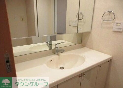 洗面設備　３面鏡付化粧台　※2026年2月撮影の写真