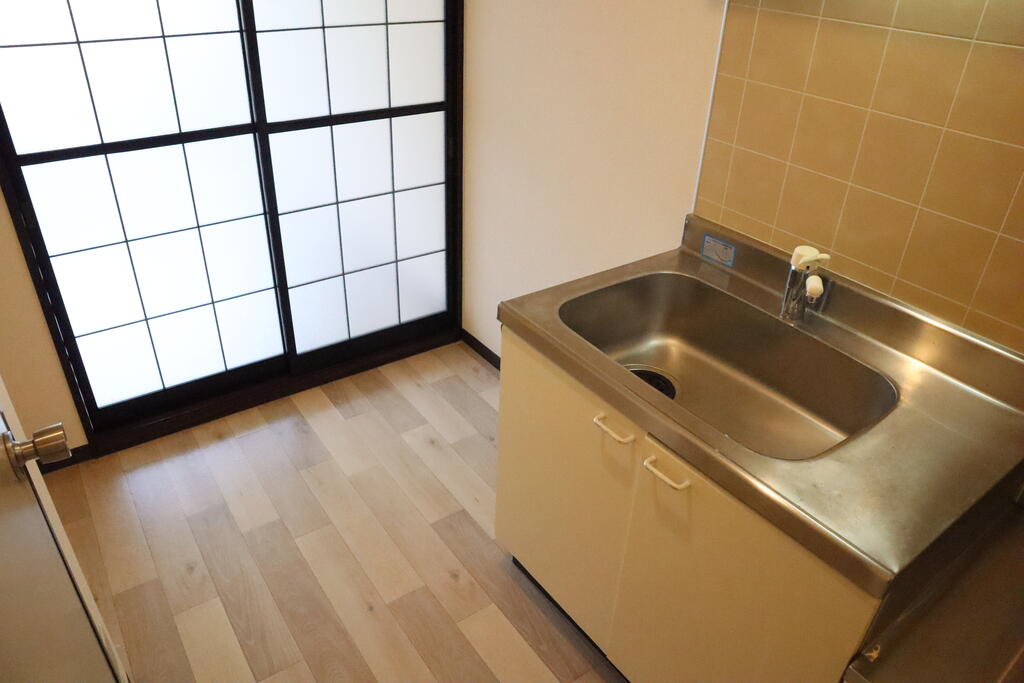 その他部屋・スペース　6.3帖の洋室。