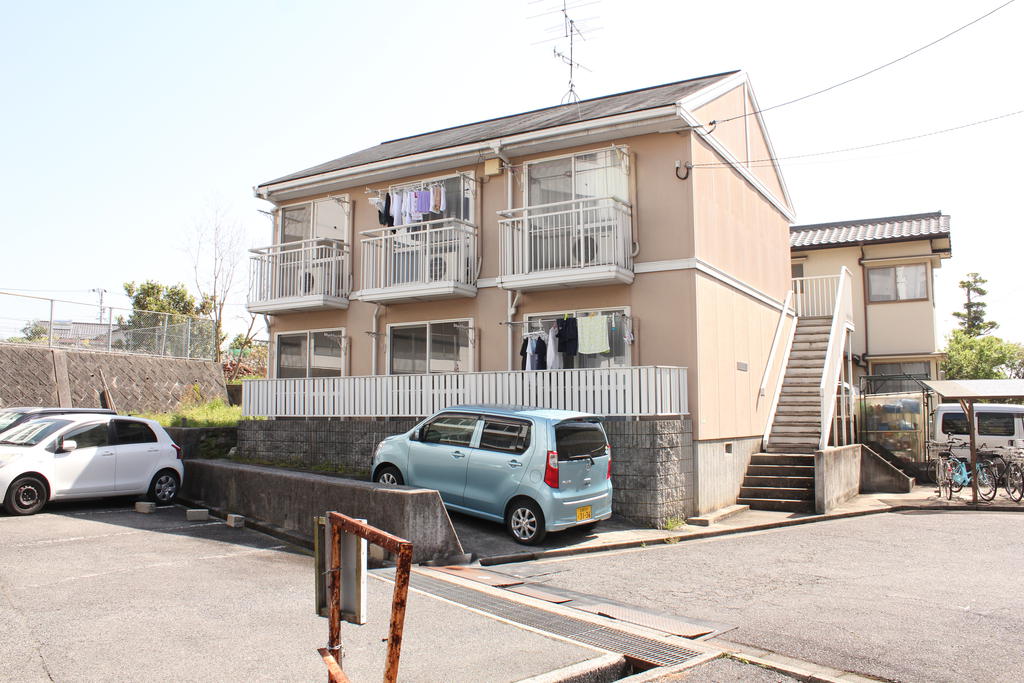建物外観　洋室６．３帖です！