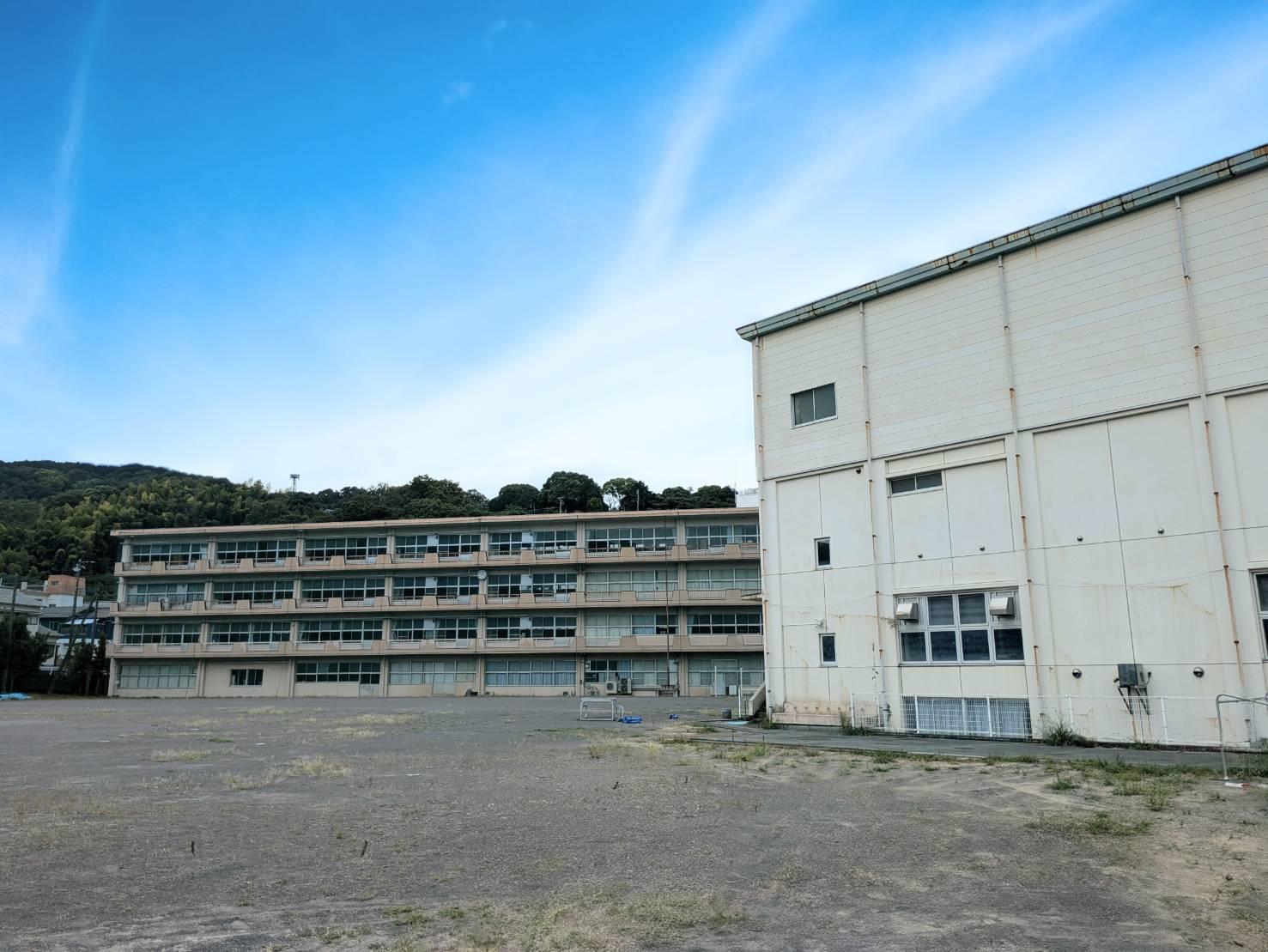 中学校　伊東市立宇佐美中学校（中学校）まで600m
