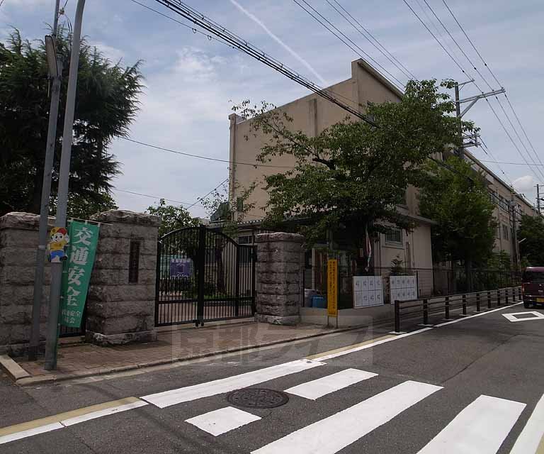 小学校　洛中小学校（小学校）まで379m