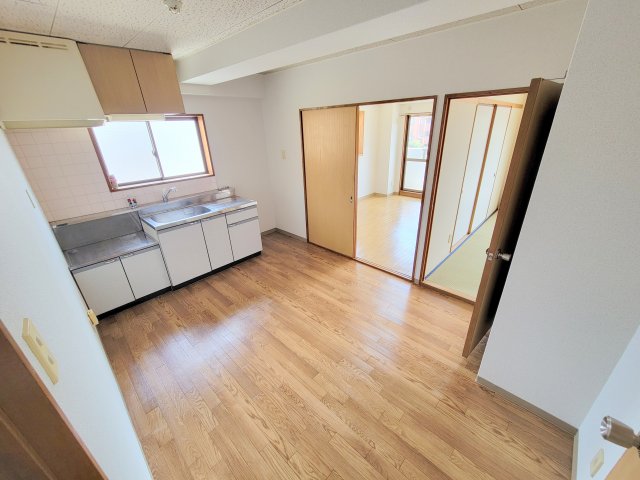 グレースコーポ東生駒の居間写真