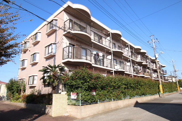 建物外観　外観（鉄筋コンクリート造３階建てマンション）