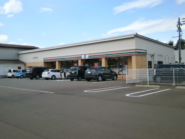 コンビニ　セブンイレブン長岡市立劇場前店（コンビニ）まで565m
