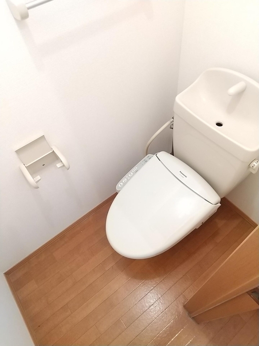 トイレ　トイレ（温水洗浄暖房便座）