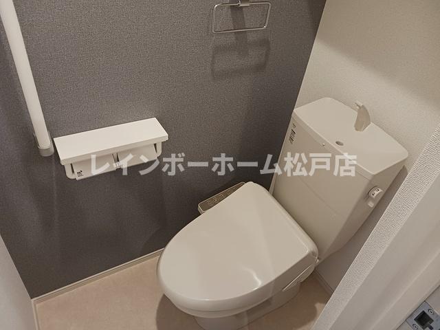トイレ　※同仕様施工参考写真