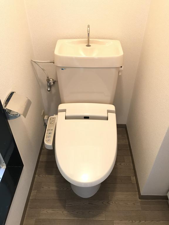 トイレ　別部屋モデル写真