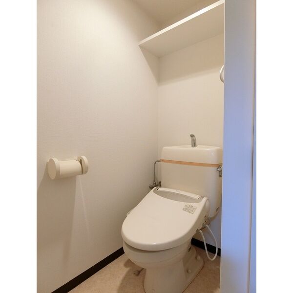 仙台市地下鉄東西線 大町西公園駅 徒歩2分 13階建 築21年のトイレ写真