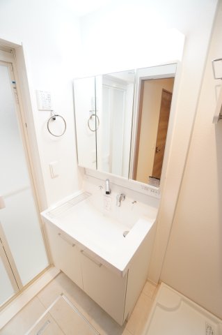 洗面設備　※同物件・同タイプの写真です。