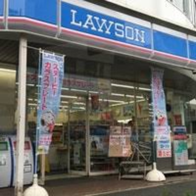 コンビニ　ローソン 新宿富久町店（コンビニ）まで400m