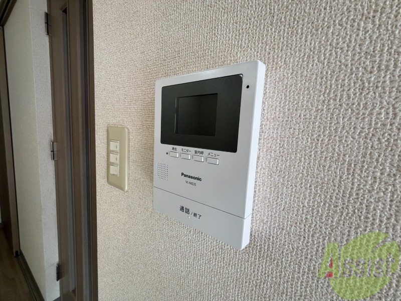 セキュリティ　ＴＶモニター付インターホンです。来客者の顔が見えるので安心！